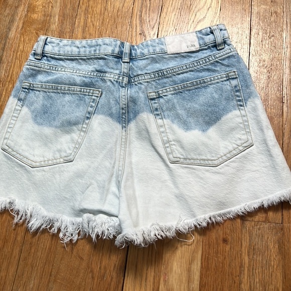 Zara Blue and White Jean Shorts Size 8 - Picture 4 of 4